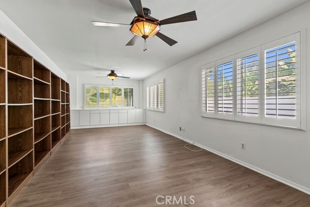 MLS #OC25221307 image #4