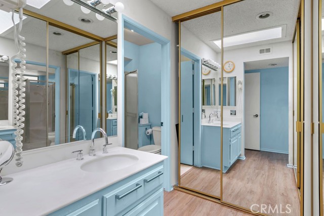 MLS #OC25221307 image #9