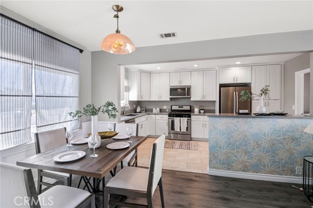 MLS #OC25221313 image #6