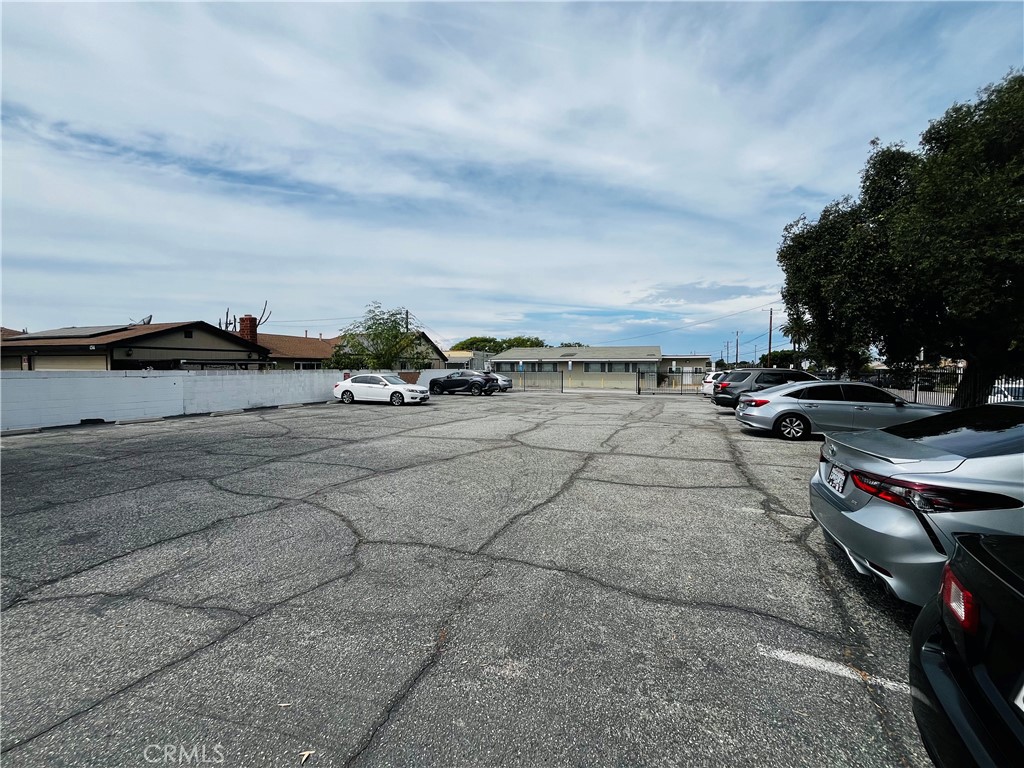 MLS #OC25221526 image #23