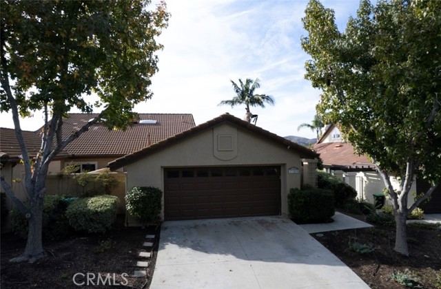 MLS #OC25221544 image #0