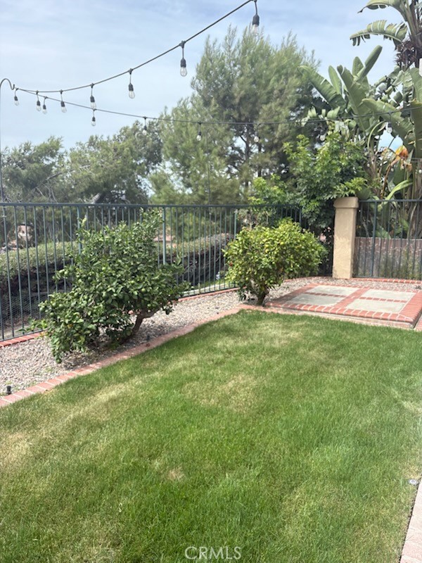 MLS #OC25221544 image #11