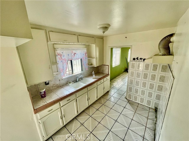 MLS #OC25221561 image #11