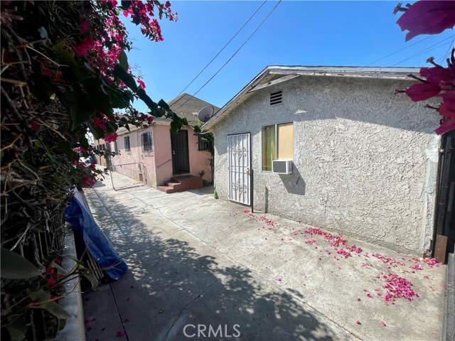 MLS #OC25221561 image #2