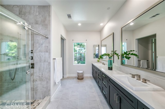 MLS #OC25221565 image #22