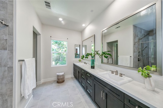 MLS #OC25221565 image #23