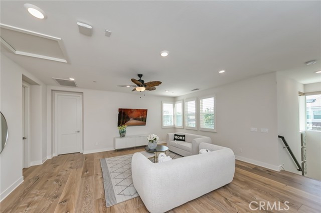 MLS #OC25221565 image #33