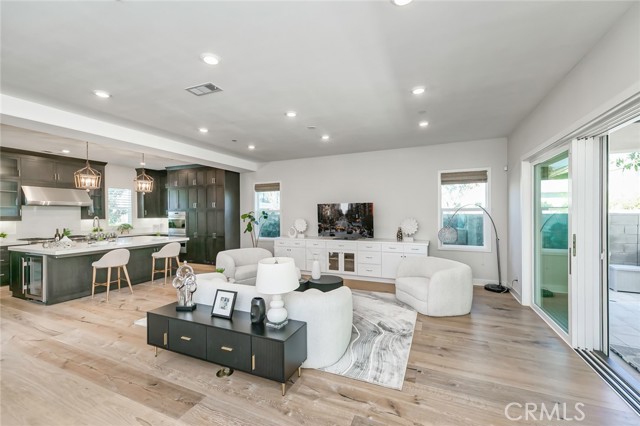 MLS #OC25221565 image #5