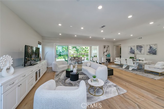 MLS #OC25221565 image #6