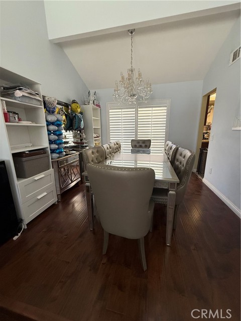 MLS #OC25221738 image #1