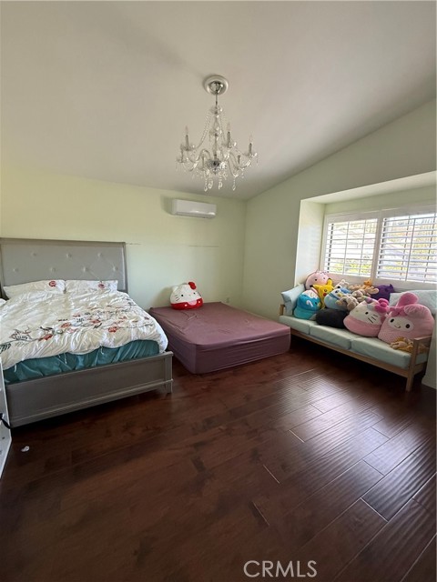 MLS #OC25221738 image #11