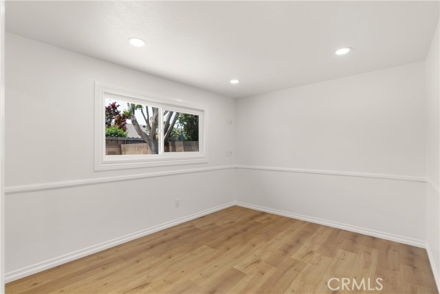 MLS #OC25221846 image #33