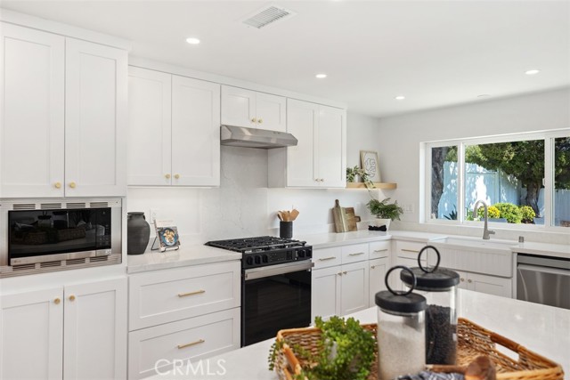 MLS #OC25222003 image #11