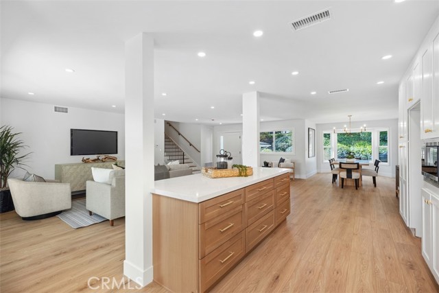 MLS #OC25222003 image #12