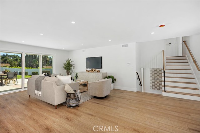 MLS #OC25222003 image #13