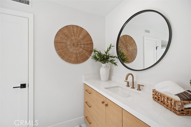 MLS #OC25222003 image #19