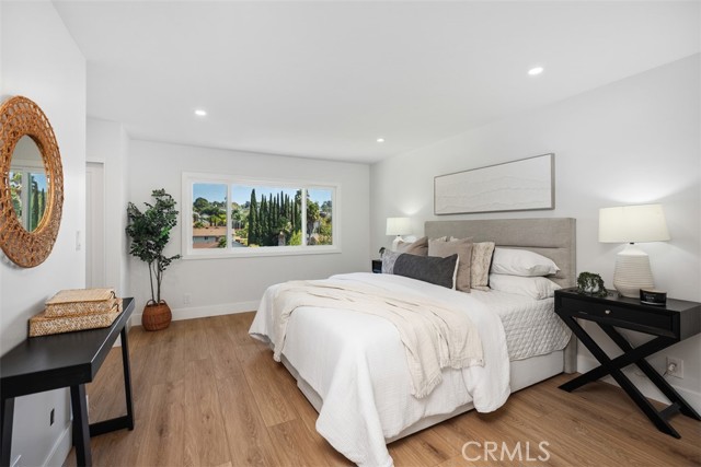 MLS #OC25222003 image #23