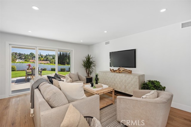 MLS #OC25222003 image #6