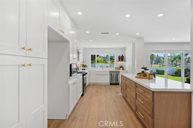 MLS #OC25222003 image #9