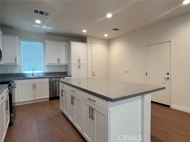 MLS #OC25222114 image #2