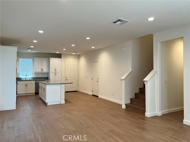 MLS #OC25222114 image #4