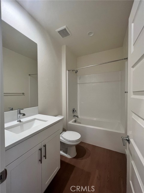 MLS #OC25222114 image #5