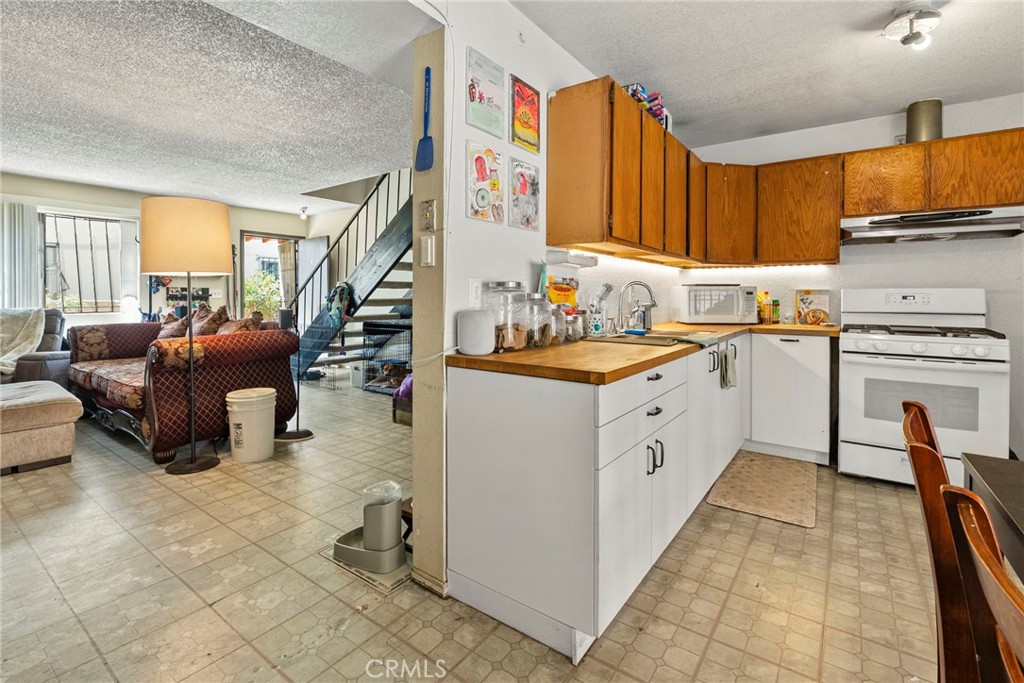 MLS #OC25222143 image #10