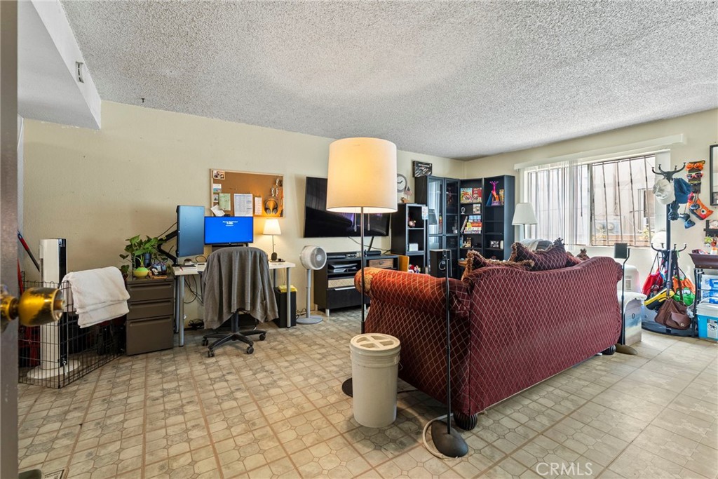 MLS #OC25222143 image #26