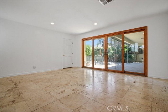 MLS #OC25222224 image #10