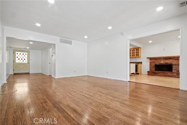 MLS #OC25222224 image #2