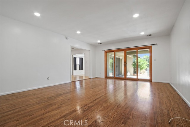 MLS #OC25222224 image #3