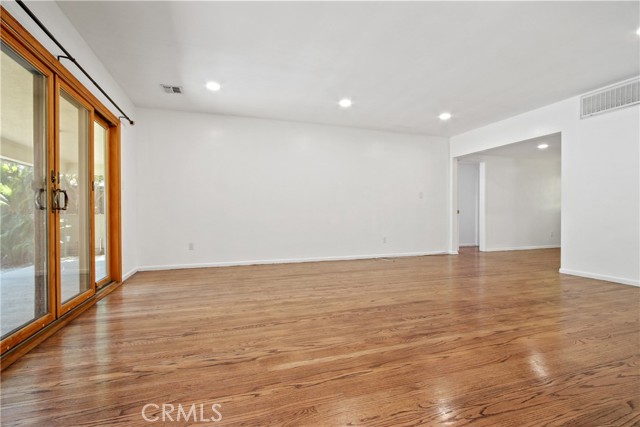 MLS #OC25222224 image #4