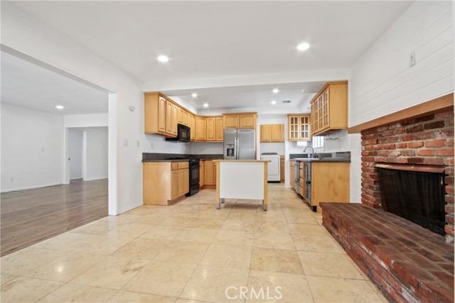 MLS #OC25222224 image #9