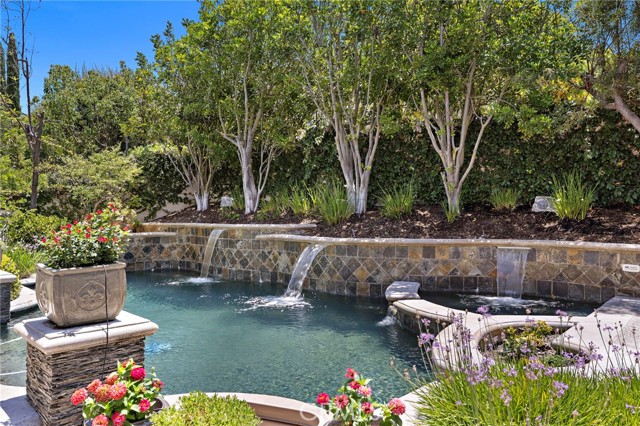 MLS #OC25222317 image #1