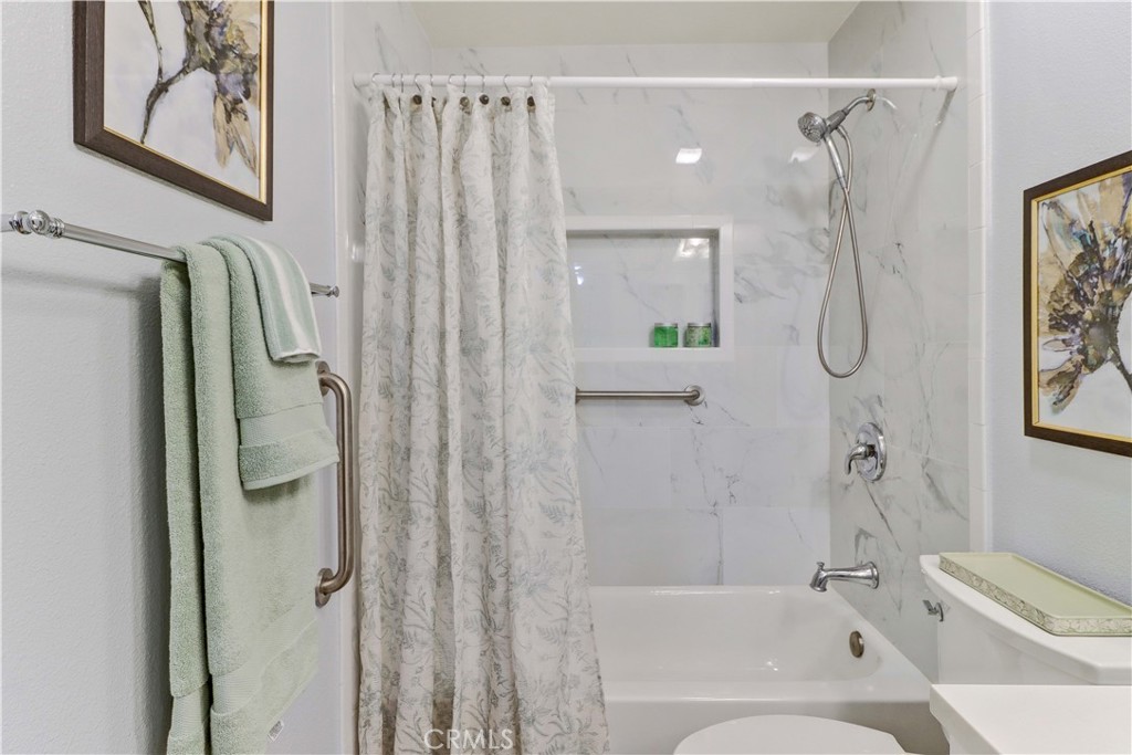 MLS #OC25222374 image #15