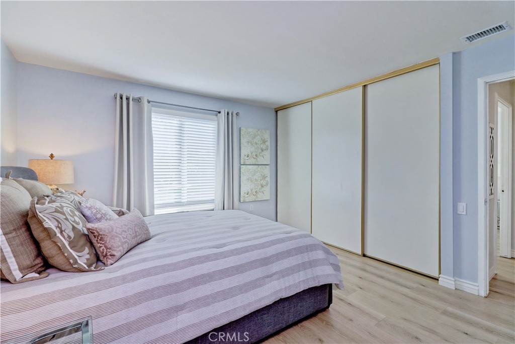 MLS #OC25222374 image #22