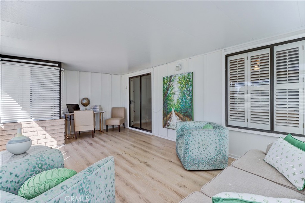 MLS #OC25222374 image #28