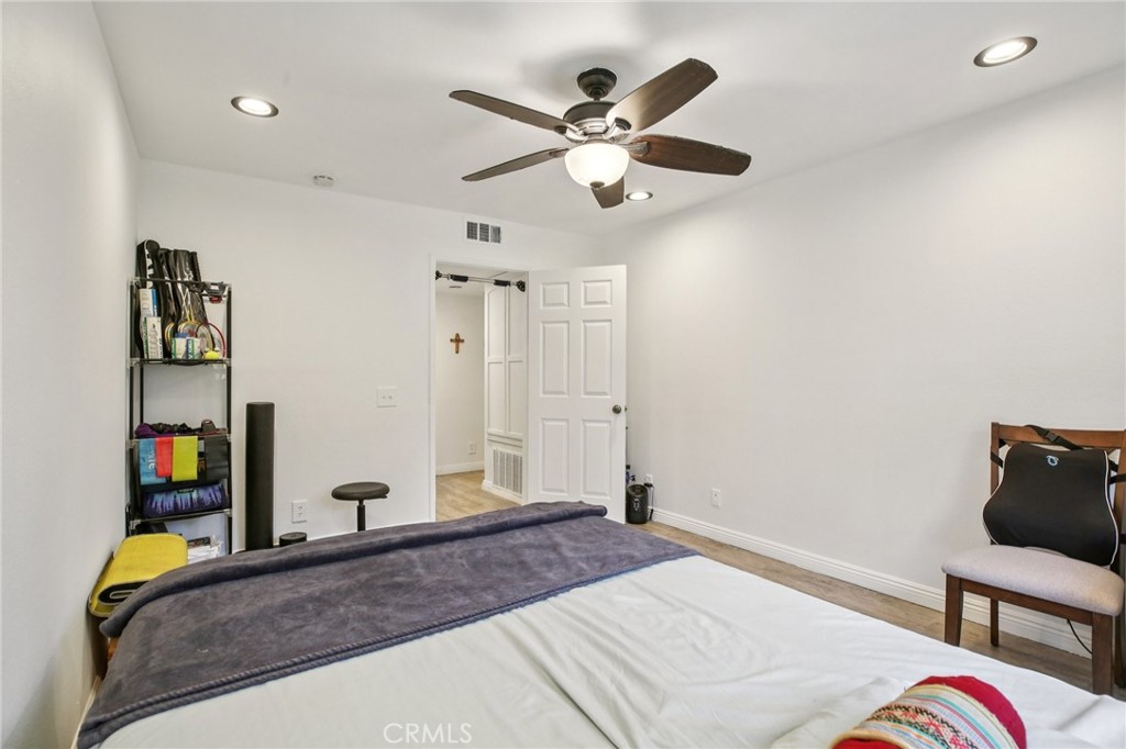 MLS #OC25222449 image #10