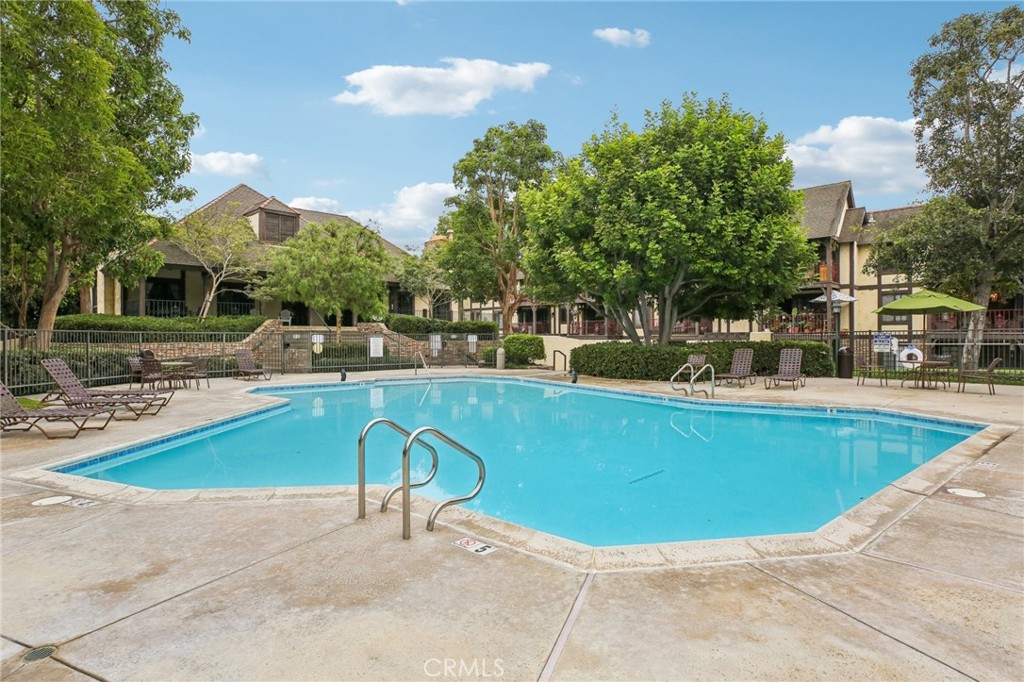 MLS #OC25222449 image #21