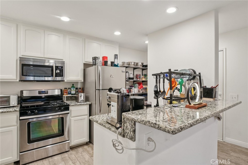 MLS #OC25222449 image #6