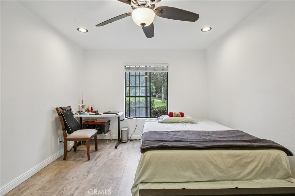 MLS #OC25222449 image #8