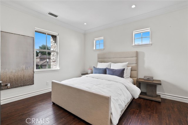 MLS #OC25222504 image #34