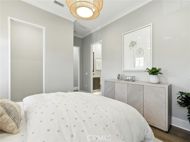 MLS #OC25222555 image #31