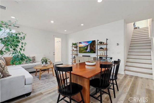 MLS #OC25222588 image #10