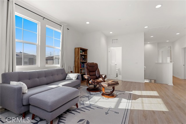 MLS #OC25222588 image #12