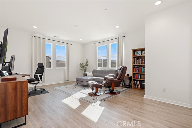 MLS #OC25222588 image #13