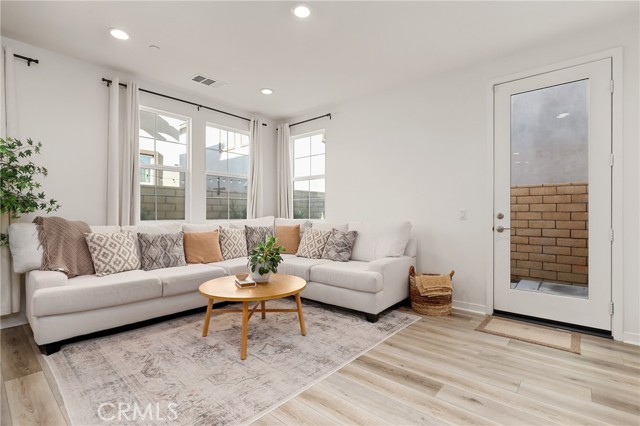 MLS #OC25222588 image #2