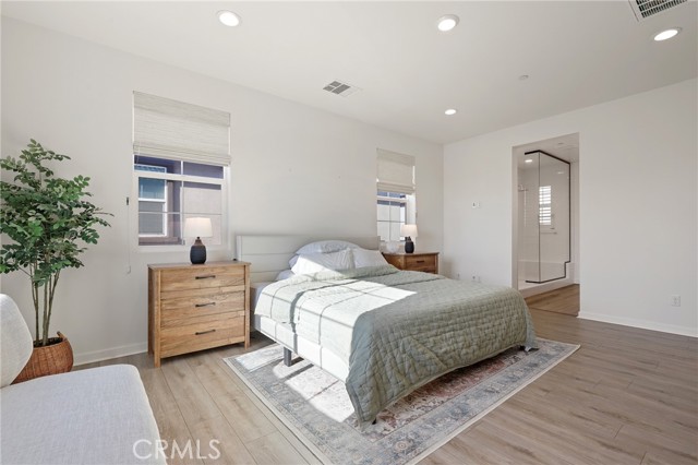 MLS #OC25222588 image #21