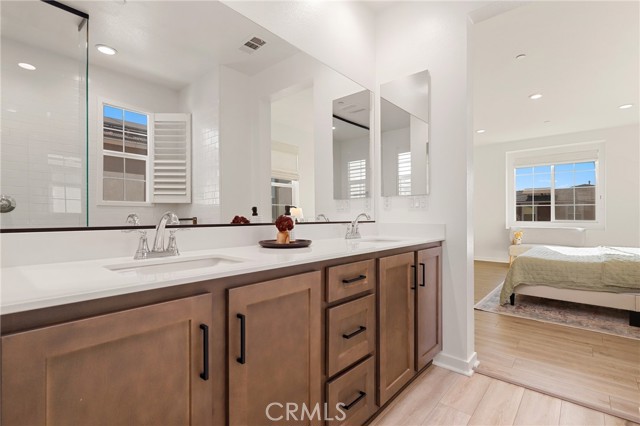 MLS #OC25222588 image #22