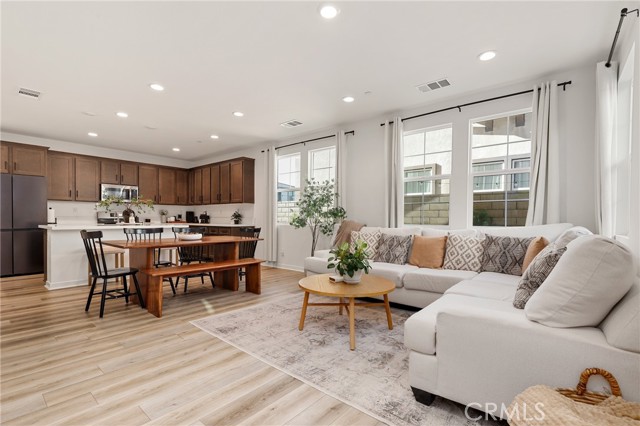 MLS #OC25222588 image #3